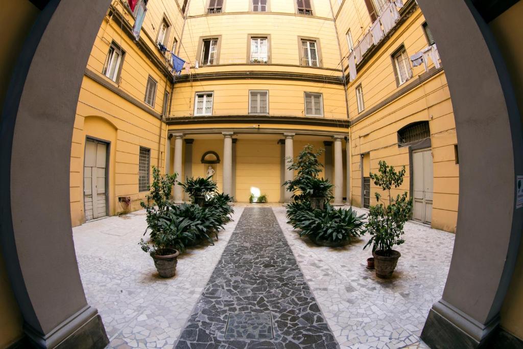 The building in which a vendégházakat is located