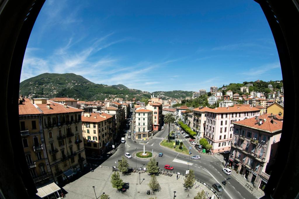 A general mountain view or a mountain view taken from a vendégházakat