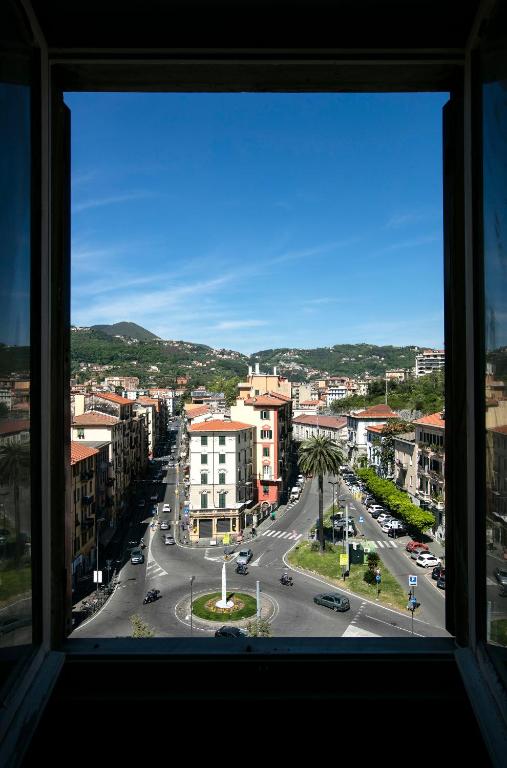 A general mountain view or a mountain view taken from a vendégházakat