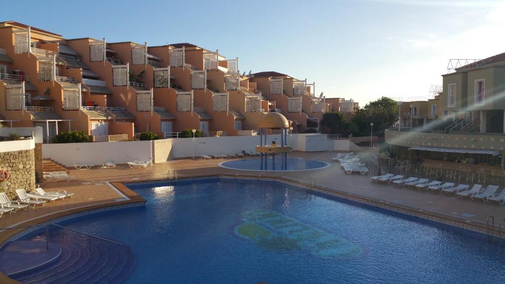 Bazén v ubytování Apartment Orlando Costa Adeje nebo v jeho okolí