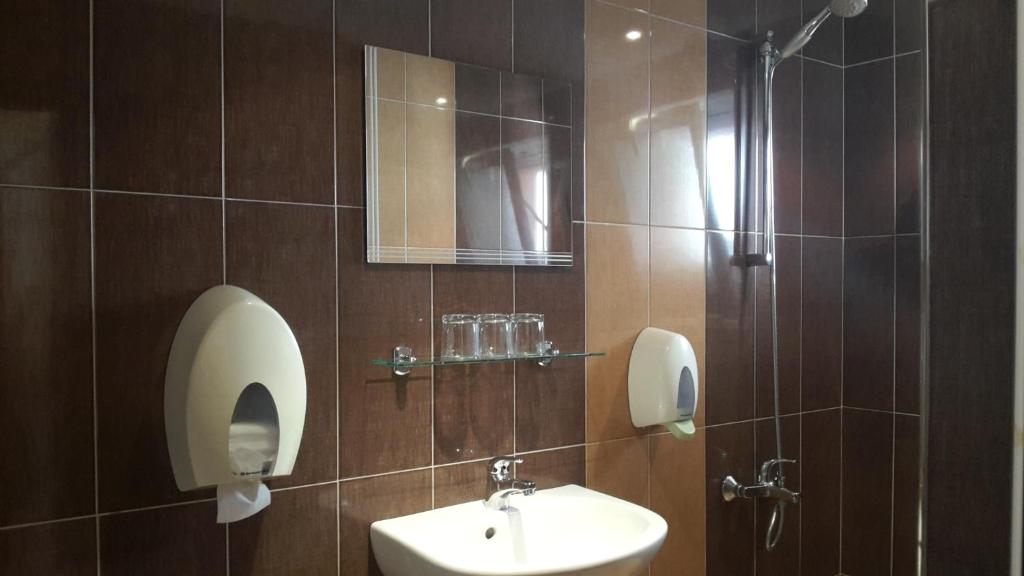 Koupelna v ubytování Family Hotel Kartala