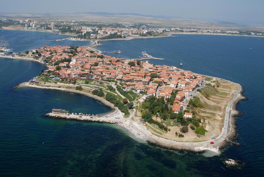 Nesebar Vigo Panorama Private Studios - Housity