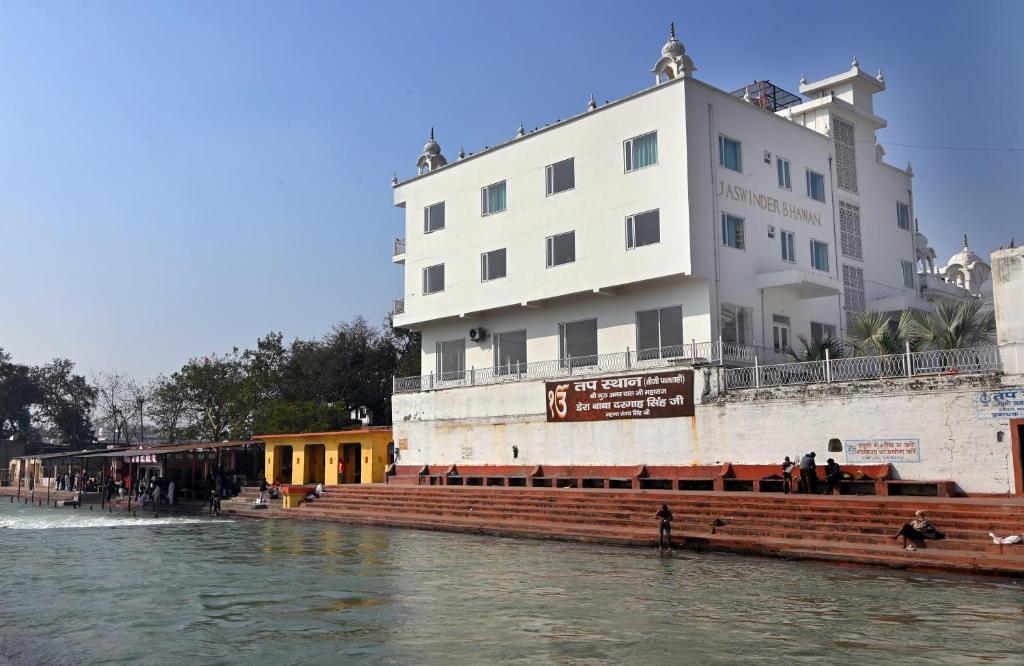 Jaswinder Bhawan - By The Ganges — main photo