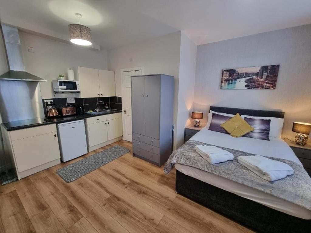 Ricky Road Guest House - 