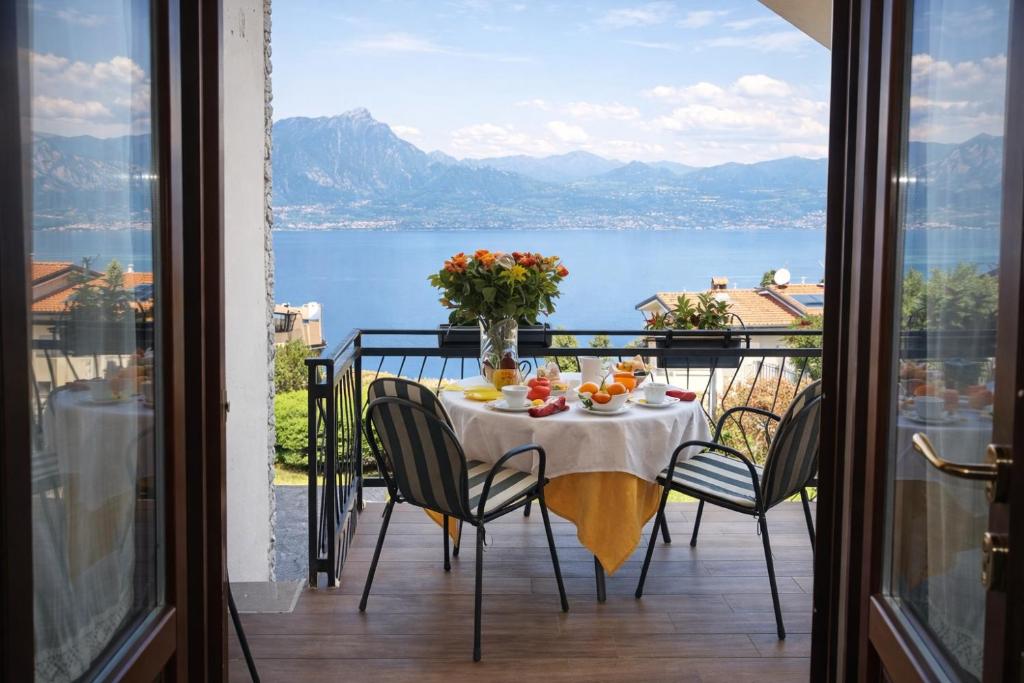 Bed and Breakfast Due Leoni - Suite Con Vistas Al Lago