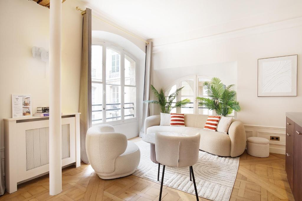 Pick A Flat's Apartements with services in Louvre - Rue des Halles