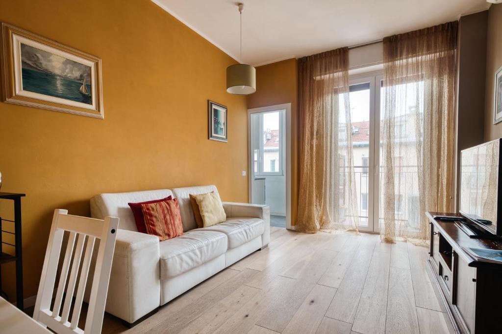 Just Urban Stays - Elegant 1-BR flat in Solari area - 2 min Metro M4