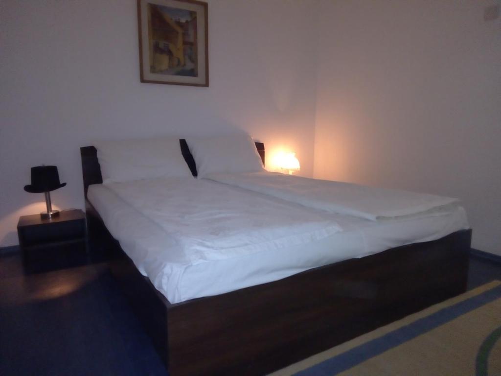 Reben Haus - King Room