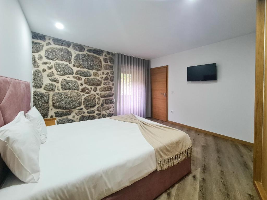 Casa d'Henrique Retreat Pool and Spa - 3