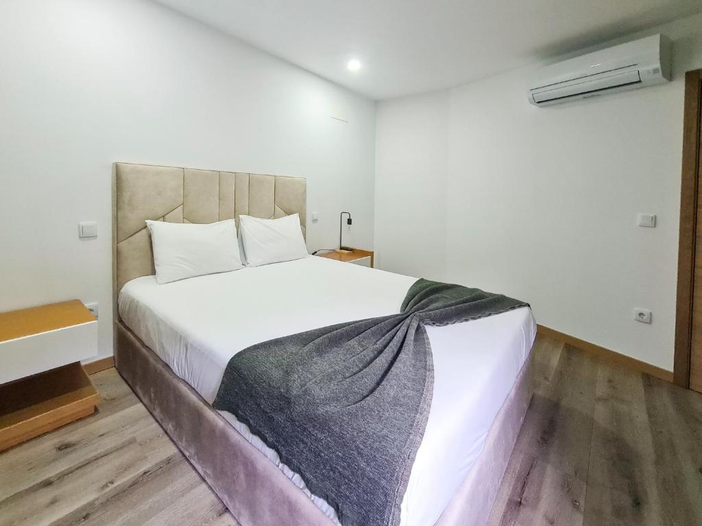 Casa d'Henrique Retreat Pool and Spa - 19