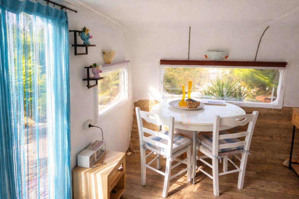 Pure Crete - Tiny House & Luxury Tent - 13