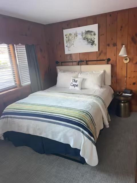 Cape Cod Motor Inn - Chambre Lit Queen-Size Standard