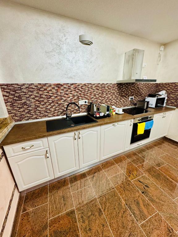 Roua Residence - Villa De Trois Chambres
