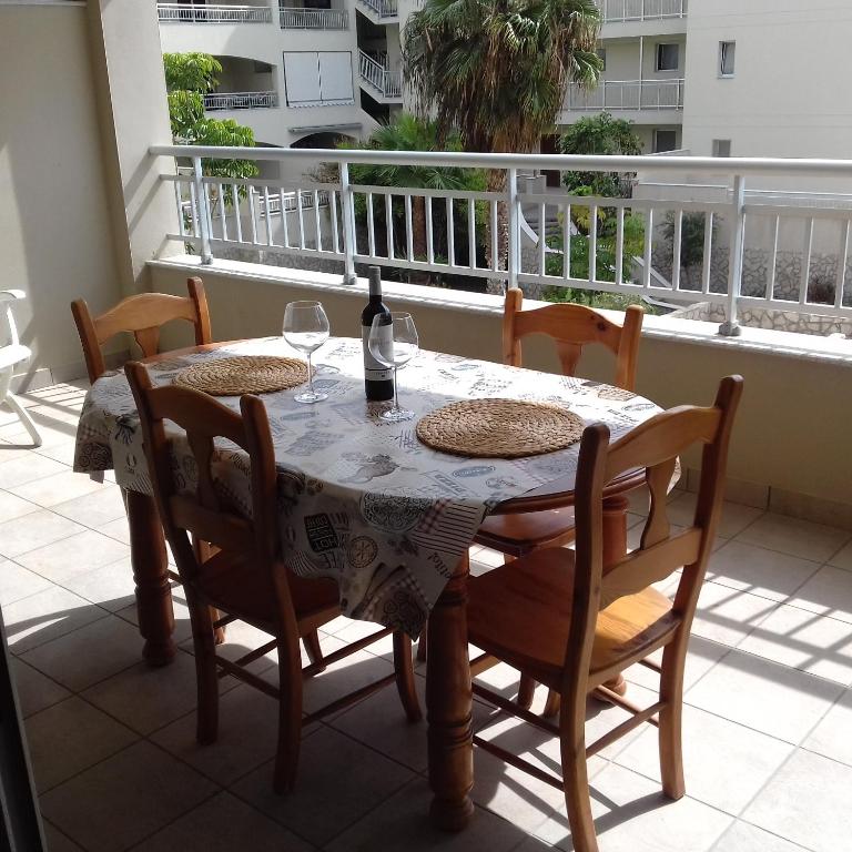 A balcony or terrace at Apartamento Sunset
