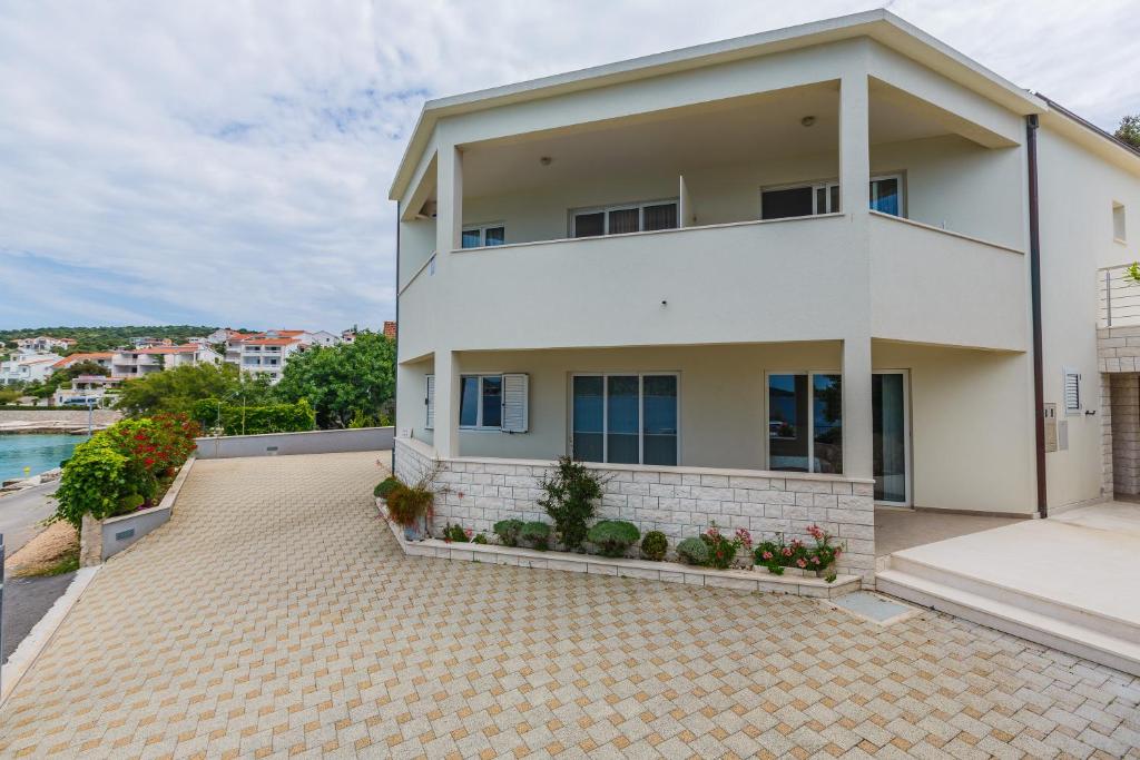 Budova, v ktorej sa apartmán nachádza
