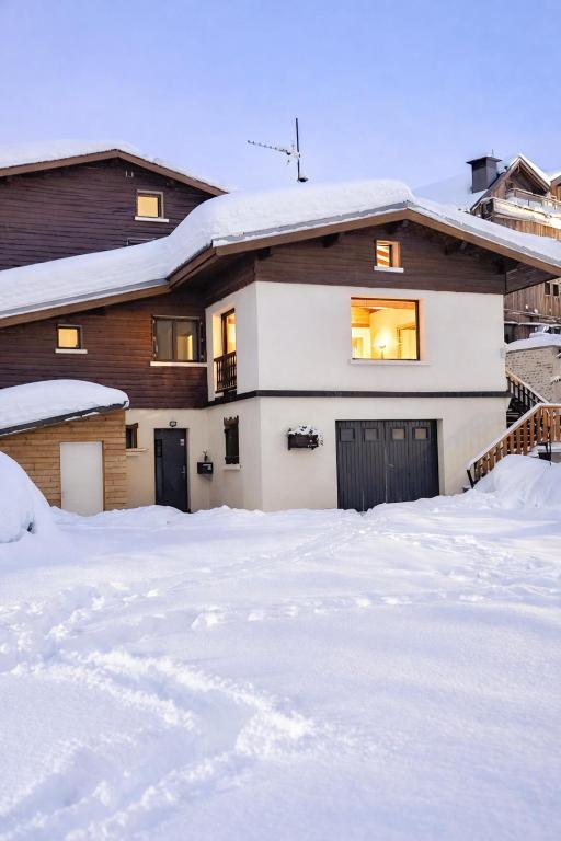 Le Chalet om vinteren