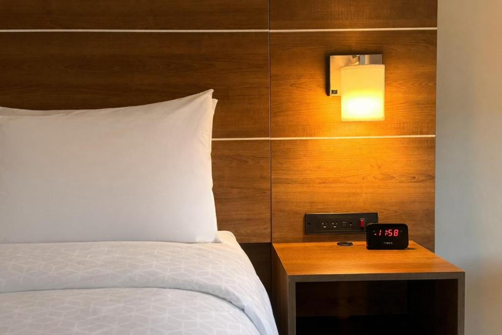 Holiday Inn Express & Suites Charlotte - Ballantyne by IHG photo
