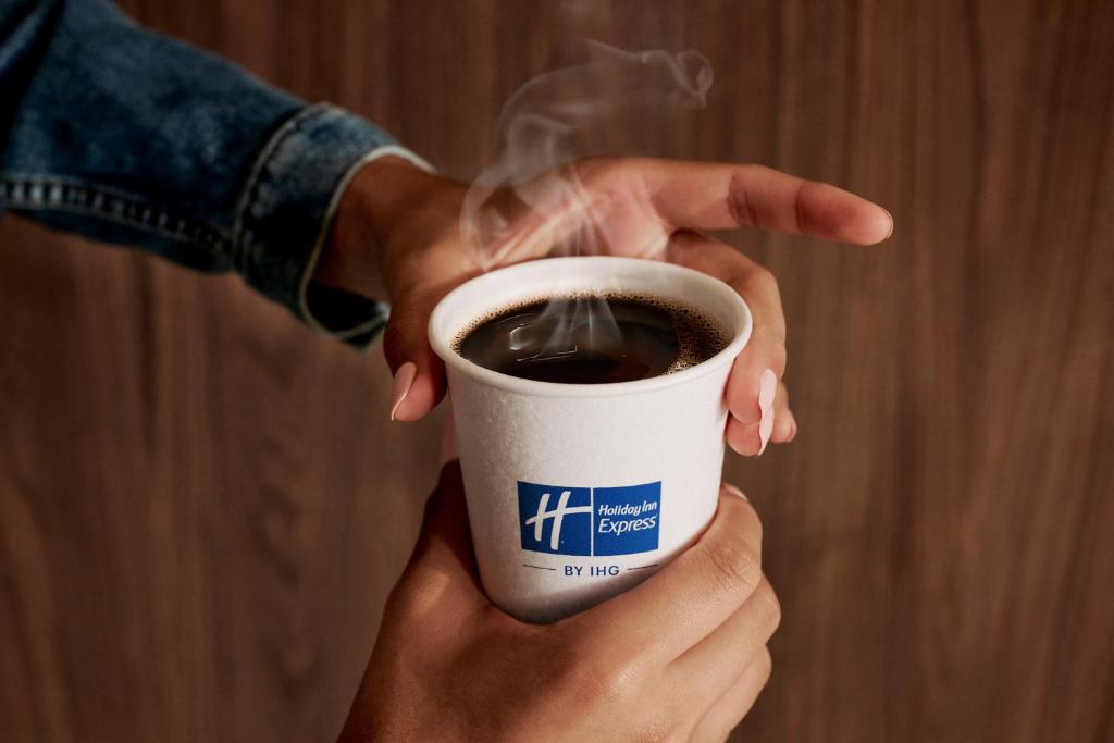 Holiday Inn Express & Suites Charlotte - Ballantyne by IHG photo