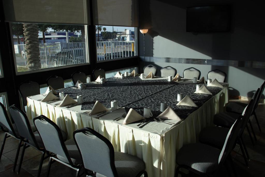 Hotel Mirra San Luis