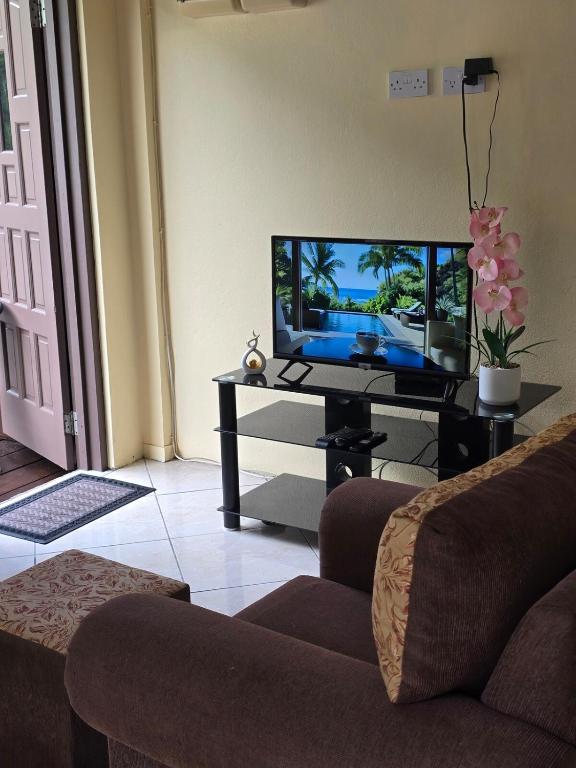 Soufriere-Sage Villa -Apt 2- Beach-Waterfall-Piton