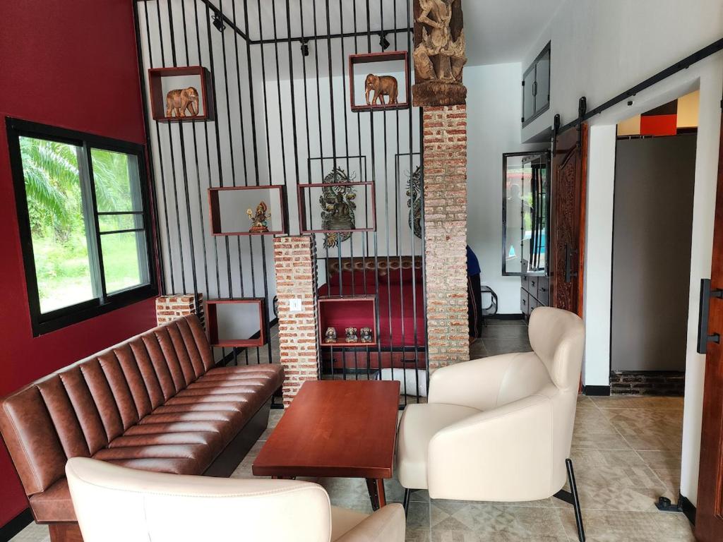 Mangrove Whispers! Appartement with Pool & Fitness Room in Phang-nga - Apartamento De Un Dormitorio