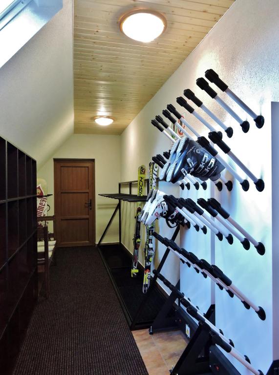 Fitness centrum a/nebo fitness zařízení v ubytování Apartmány a štúdiá Miroslav