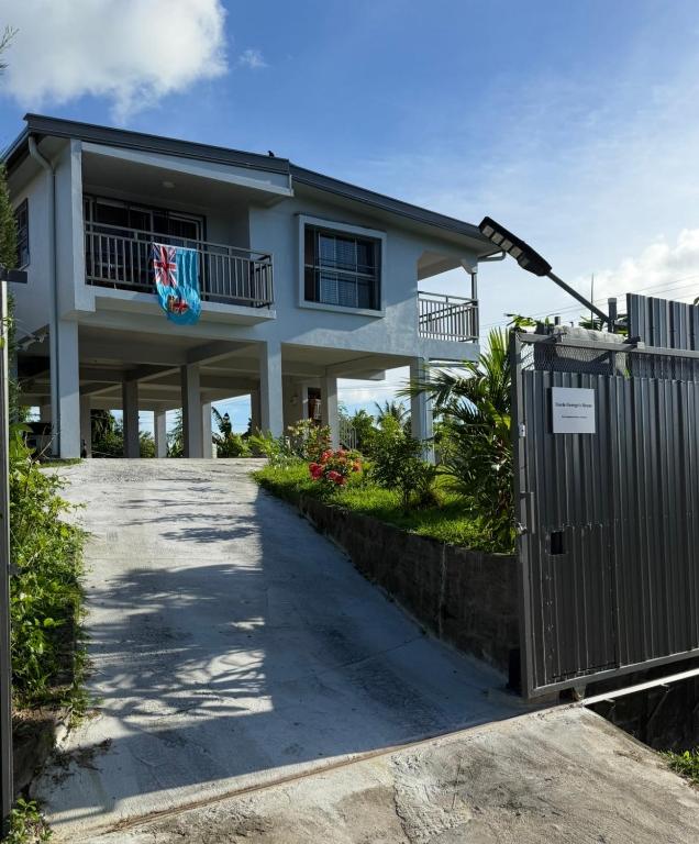 Uncle George's Free Breakfast with Seaview House