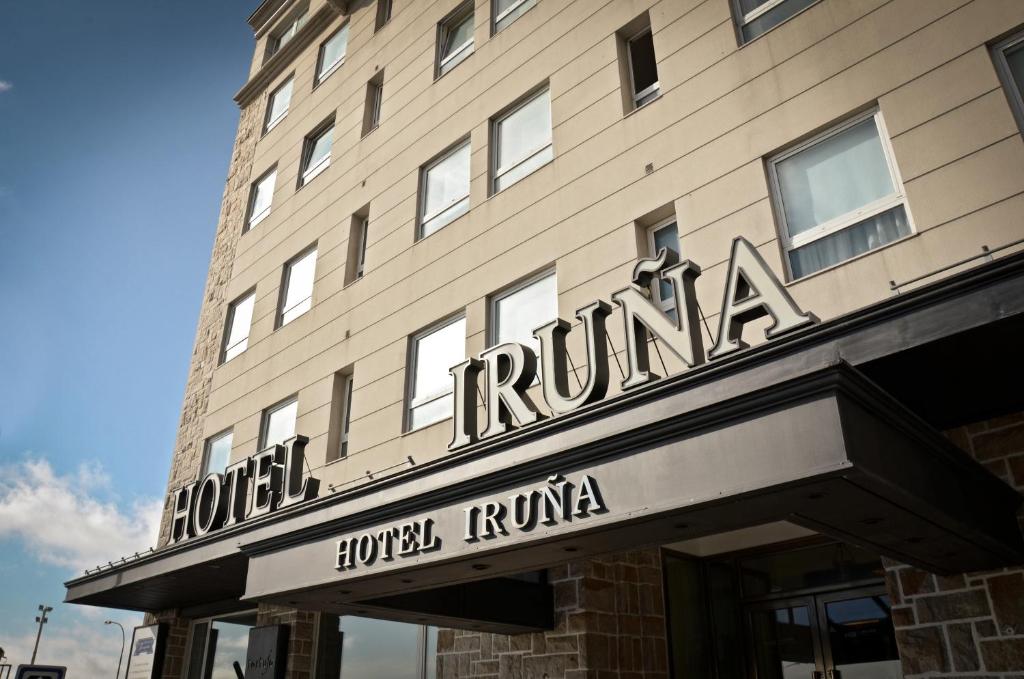 Фасад или вход в Hotel Iruña