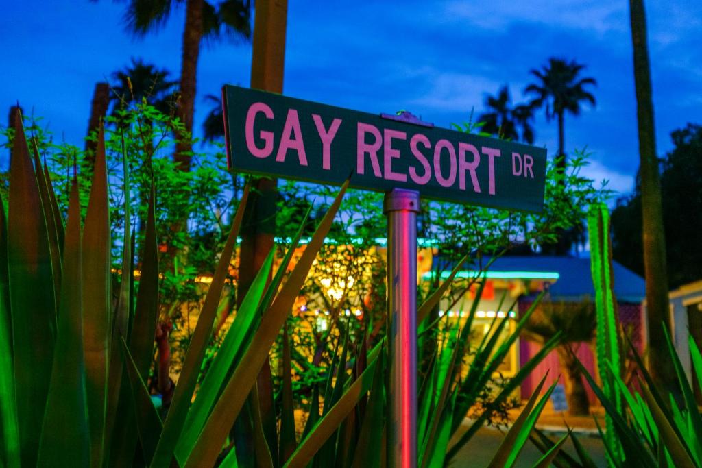 Fotografie z fotogalerie ubytování CCBC Resort Hotel - A Gay Men's Resort v destinaci Cathedral City