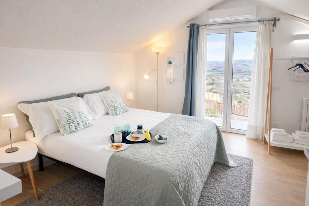 Lova arba lovos apgyvendinimo įstaigoje AMAC Suite with pool