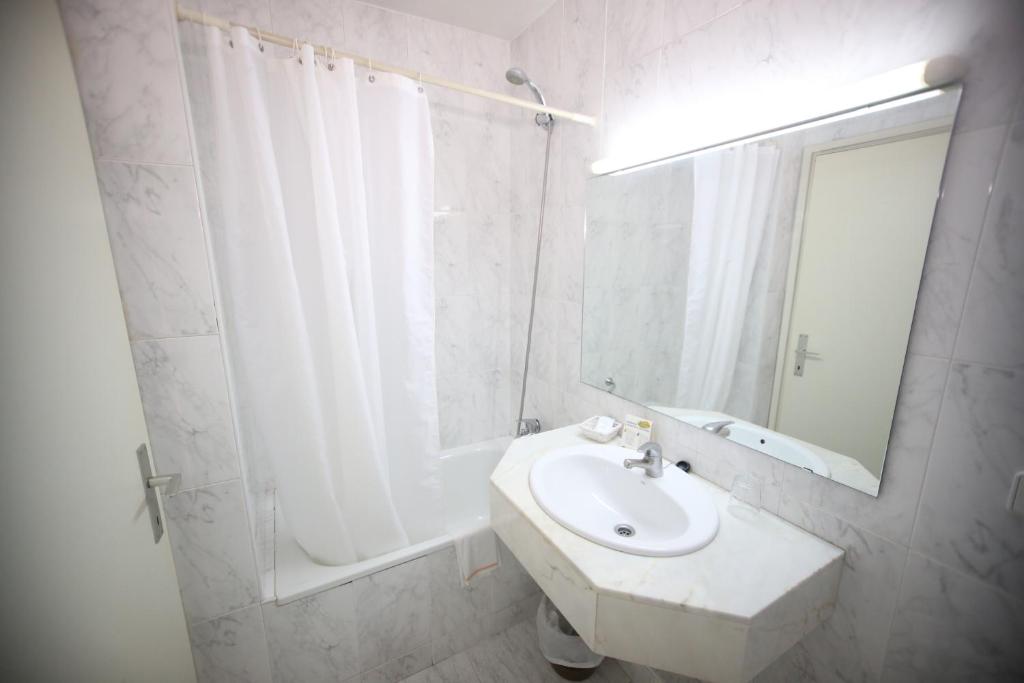 Koupelna v ubytování Hotel Pintor Marsà