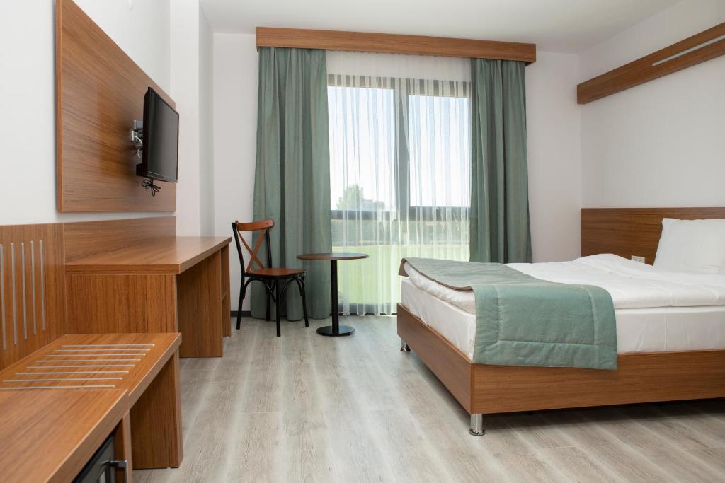 BUSINESS EXPRESS HOTEL - 