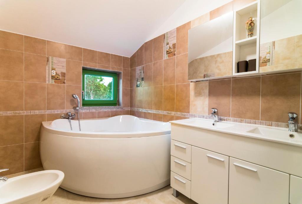 Salle de bains dans l&#39;&eacute;tablissement Villa Mare &amp; Monti Istra