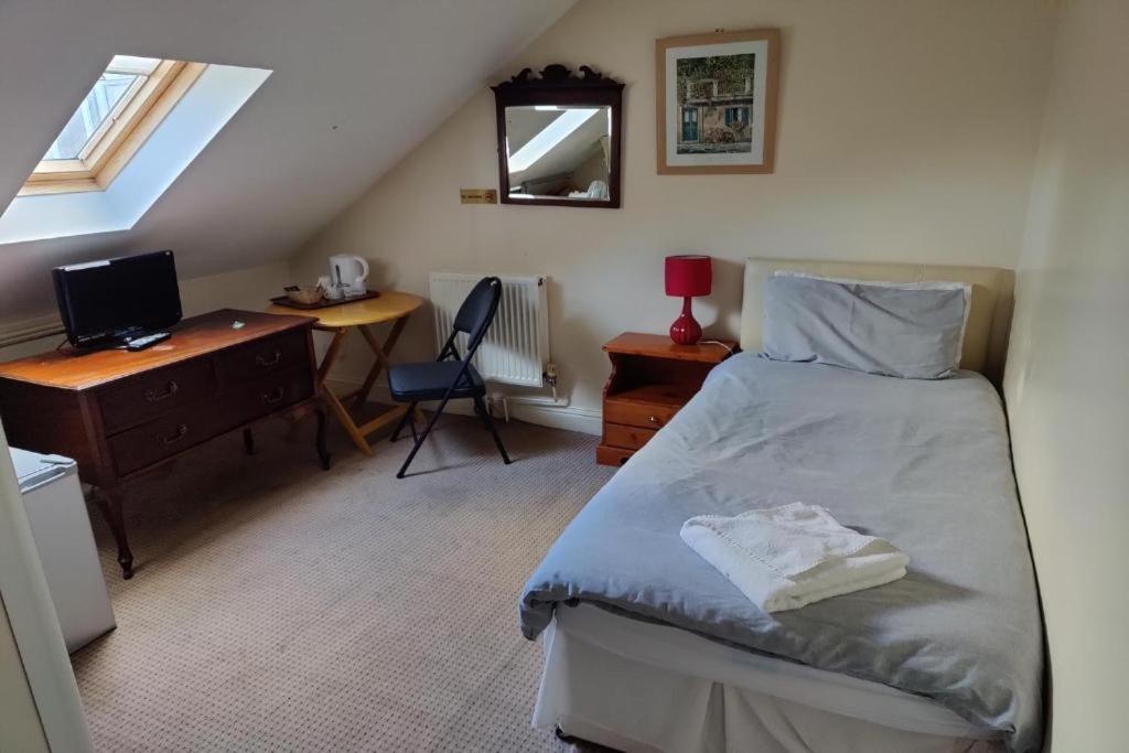 Ricky Road Guest House - 
