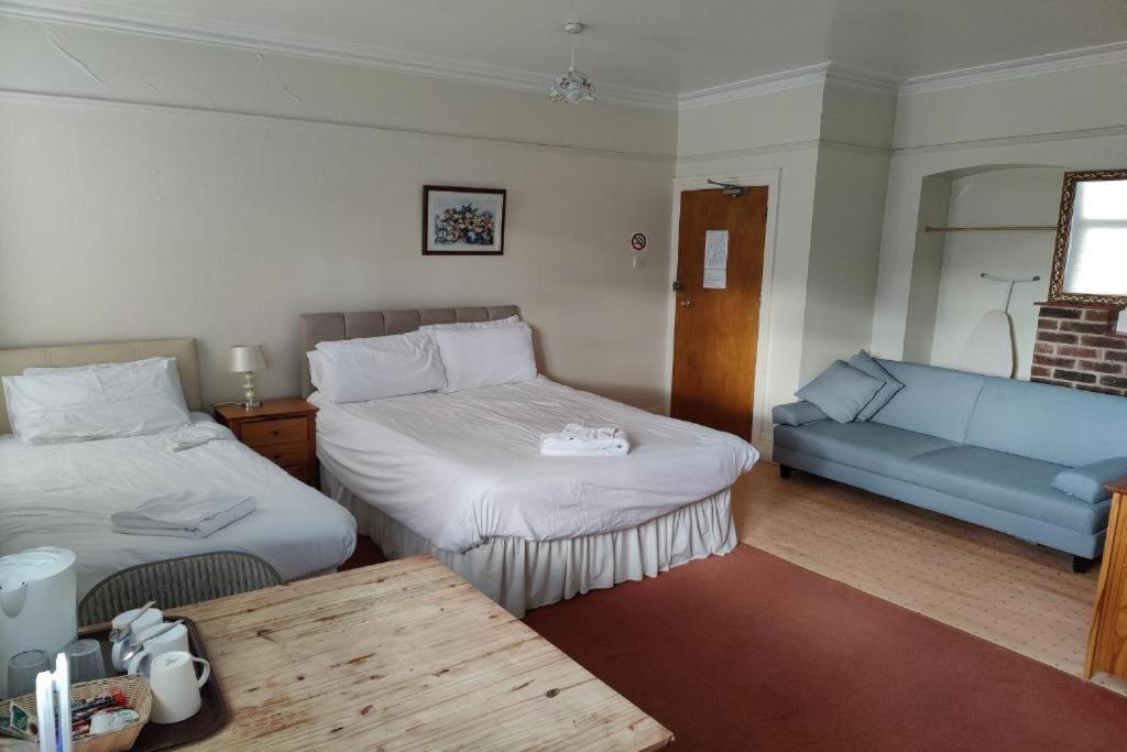 Ricky Road Guest House - 