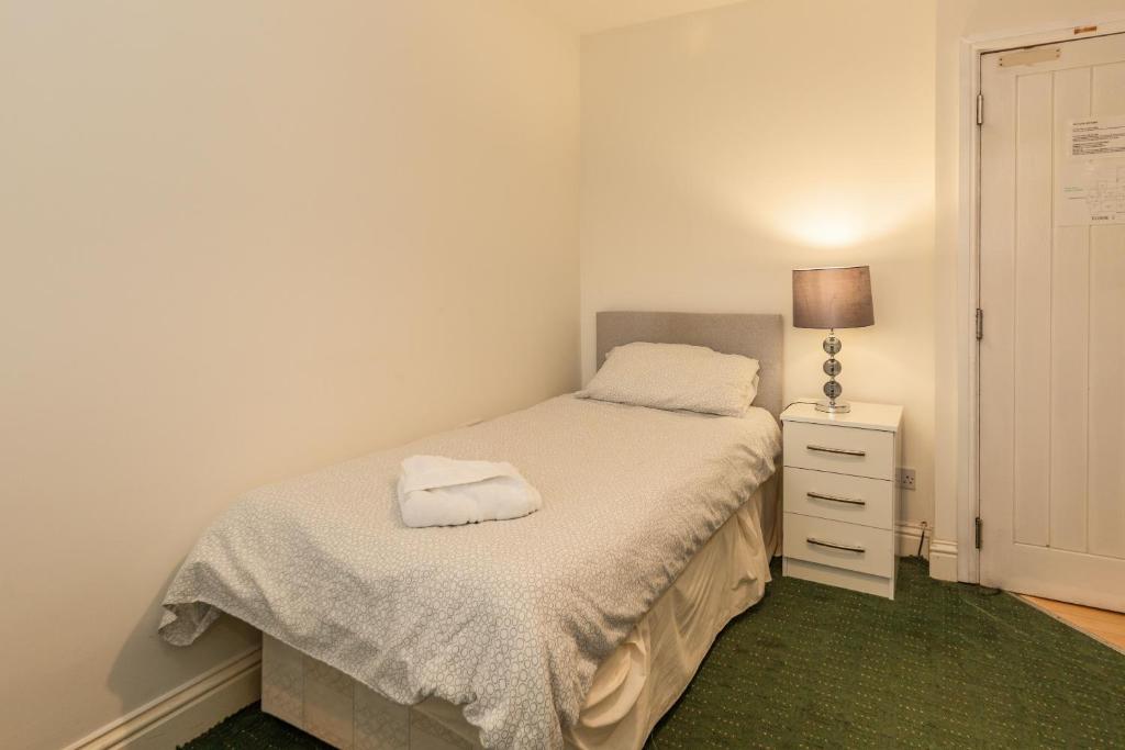 Ricky Road Guest House - 