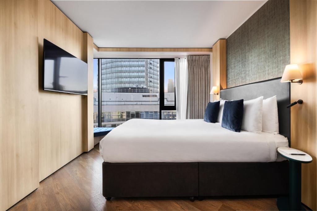 The Westminster London, Curio Collection by Hilton - 