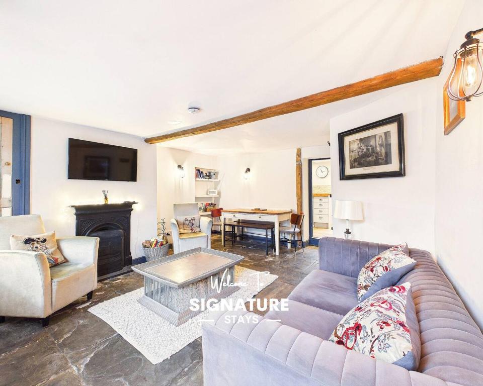 Bay Tree House by Signature Stays - Cosy Cottage - Moreton-in-Marsh - Cotswold - Housity