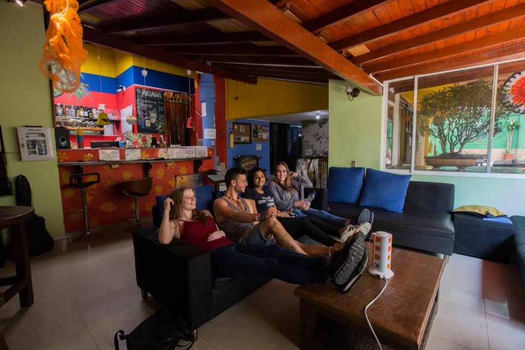 Posezení v ubytování Arcadia Hostel Medellin