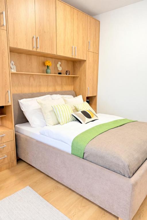 Parkside Apartments Prague - Классическая квартира с одной спальней и кроватью King-size