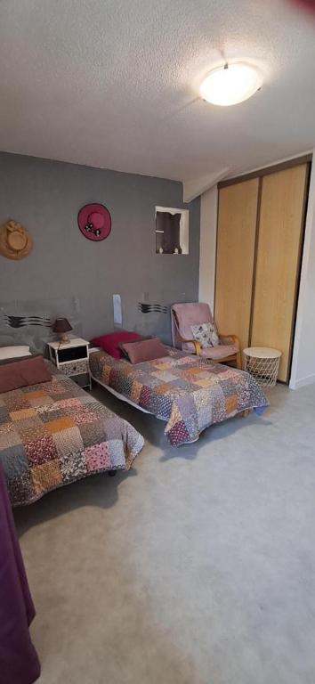 Hôtel Studios Les Acacias - Twin Room With Balcony