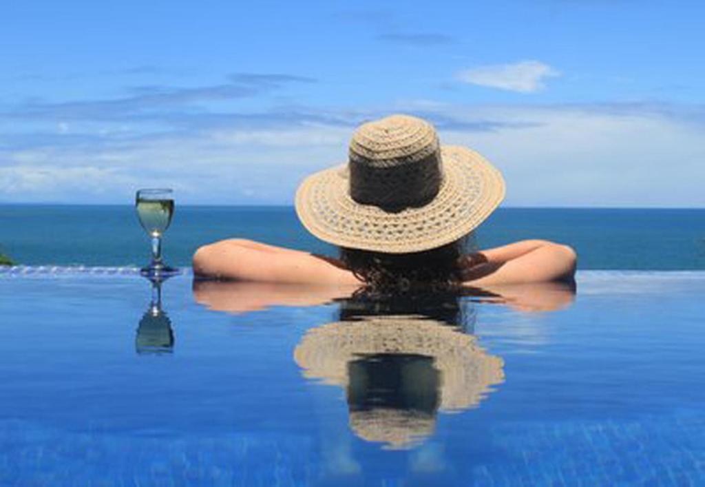 Casa Aquiles, Free Sea Fishing Trip Included!