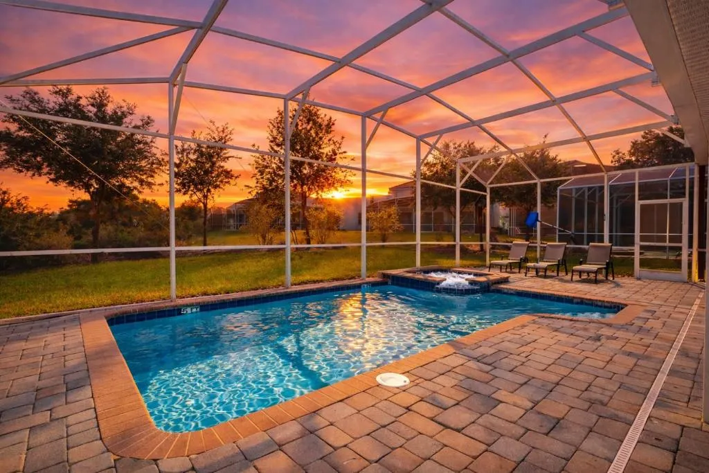 8BR Resort - Cinema, Themed Rooms, Jacuzzi & Game Room!