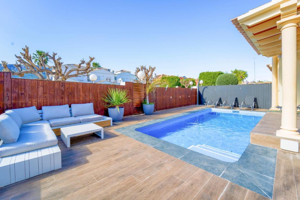 Sunset Pool Villa