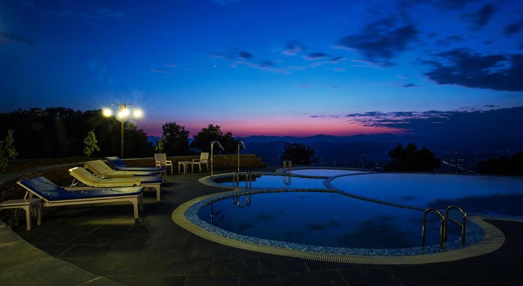 Bazen u ili blizu objekta Rupakot Resort