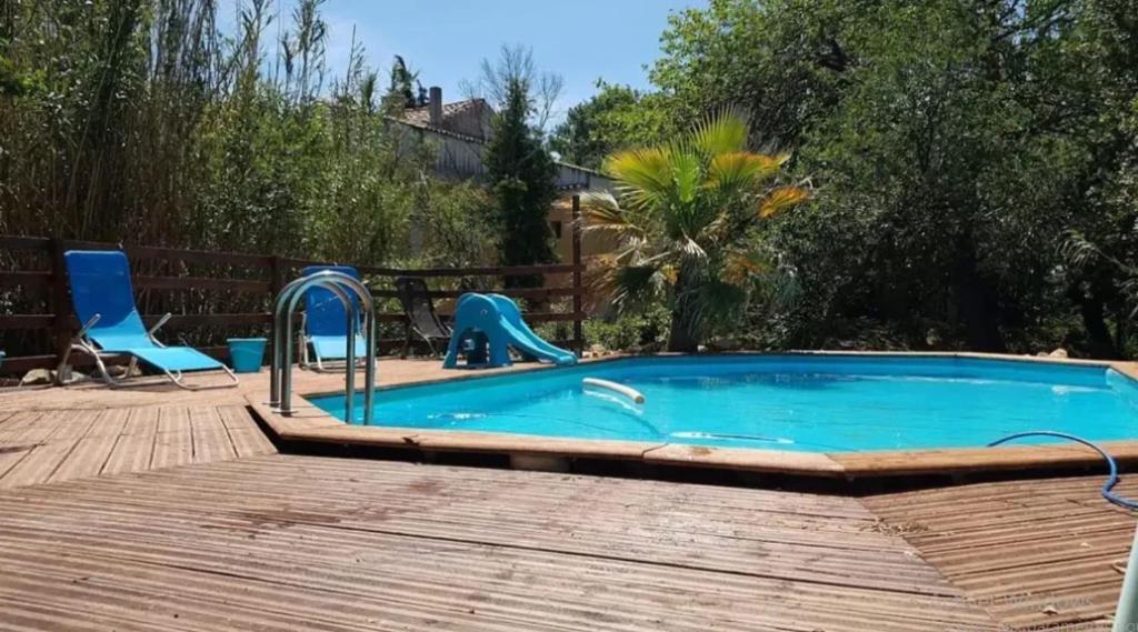 Chalet charmant près d'Orange avec piscine partagée