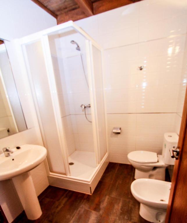 Koupelna v ubytování Apartamentos Monterodiles
