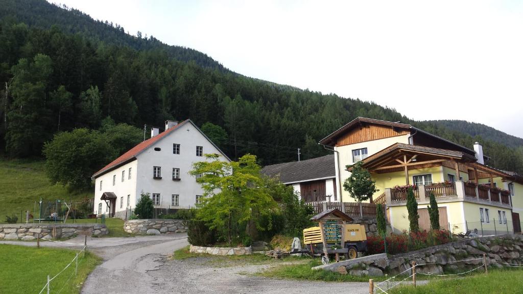 Gallery image of Mittagsspitz am Bauernhof in Flattach