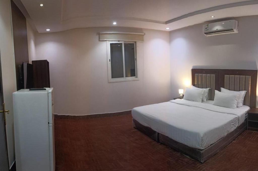 QUIET ROOMS APARTMENT
