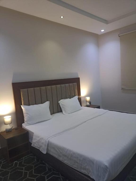 QUIET ROOMS APARTMENT
